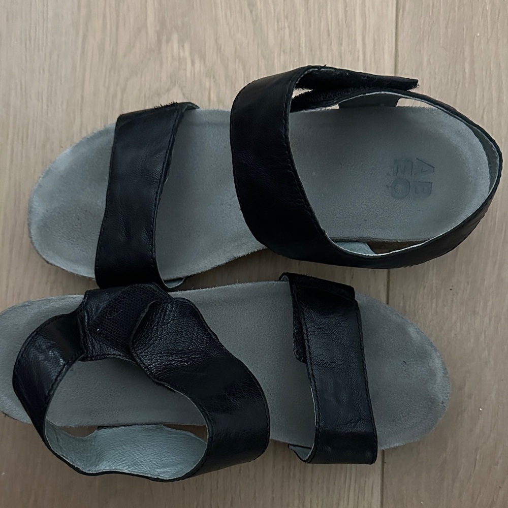 Abeo Black Leather Sandals